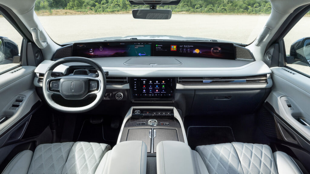 Corporate and Business Airport Limo Flat Rate Toronto